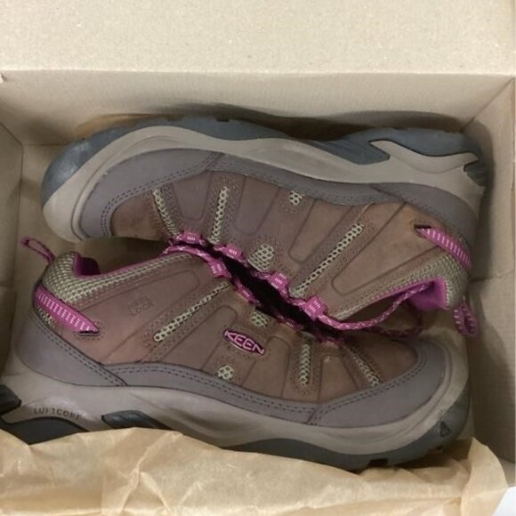 NEW Keen Womens Circadia Low Height Leather Waterproof Hiking Shoes Sz 10 brown - Picture 1 of 3